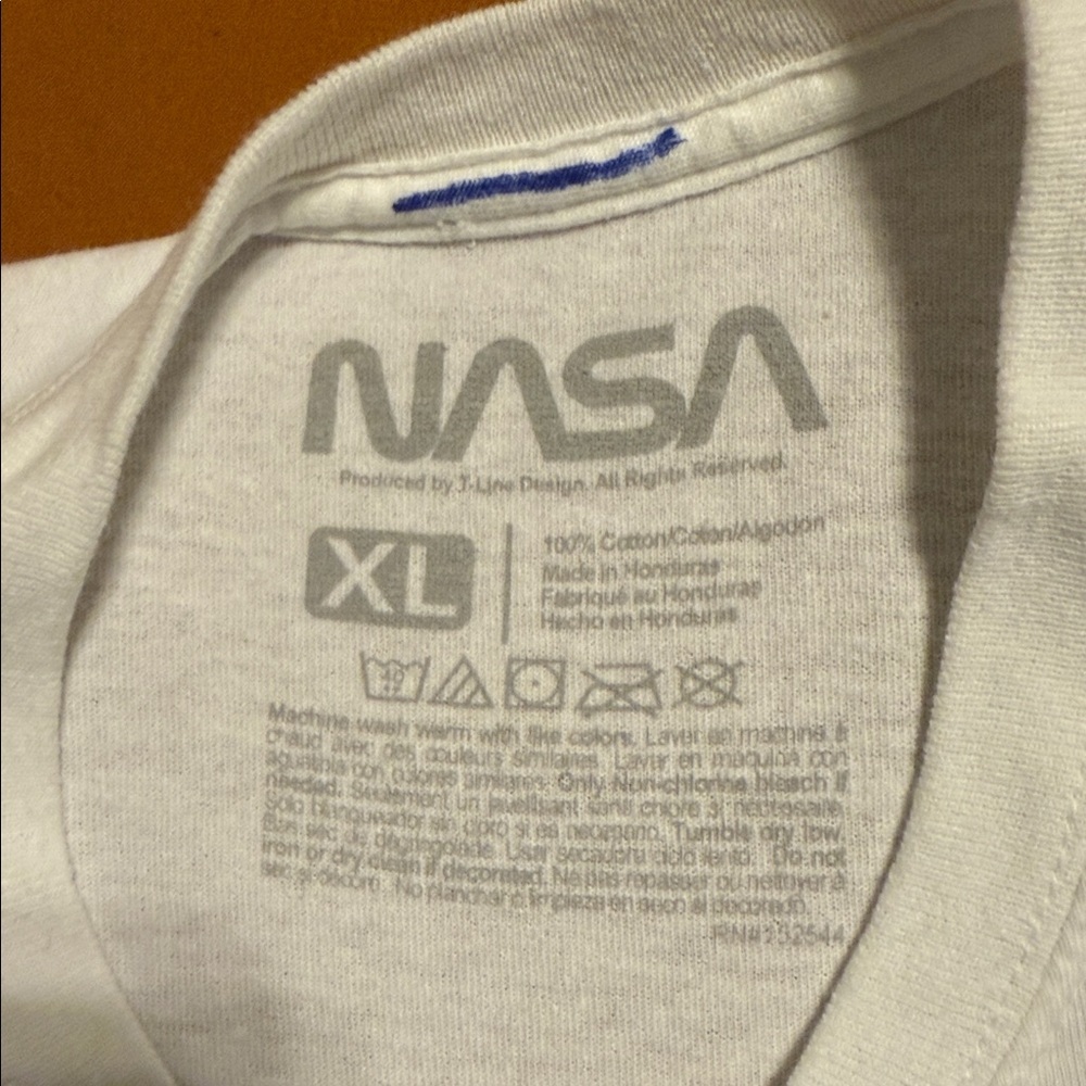 Men’s White NASA Graphic T-Shirt Size XL - Picture 2 of 2